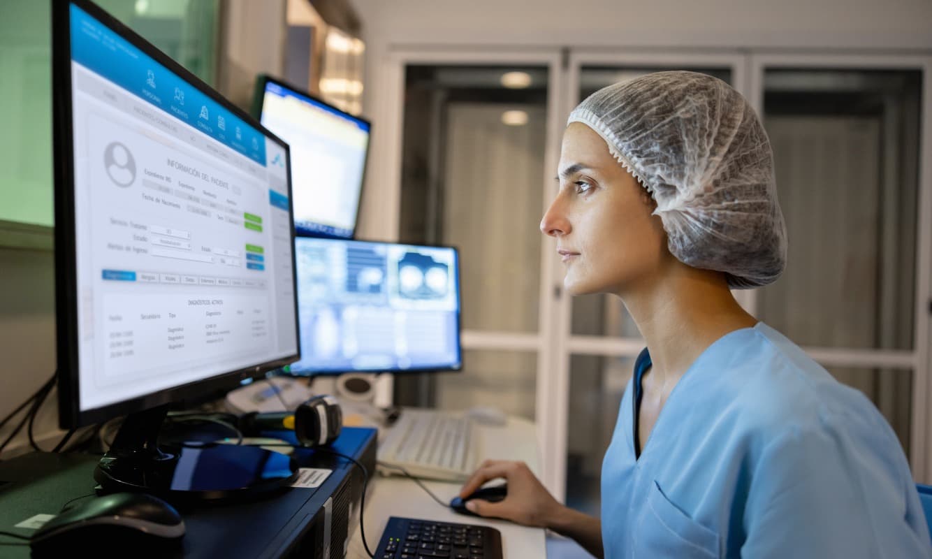 Physician accessing a health system on a computer